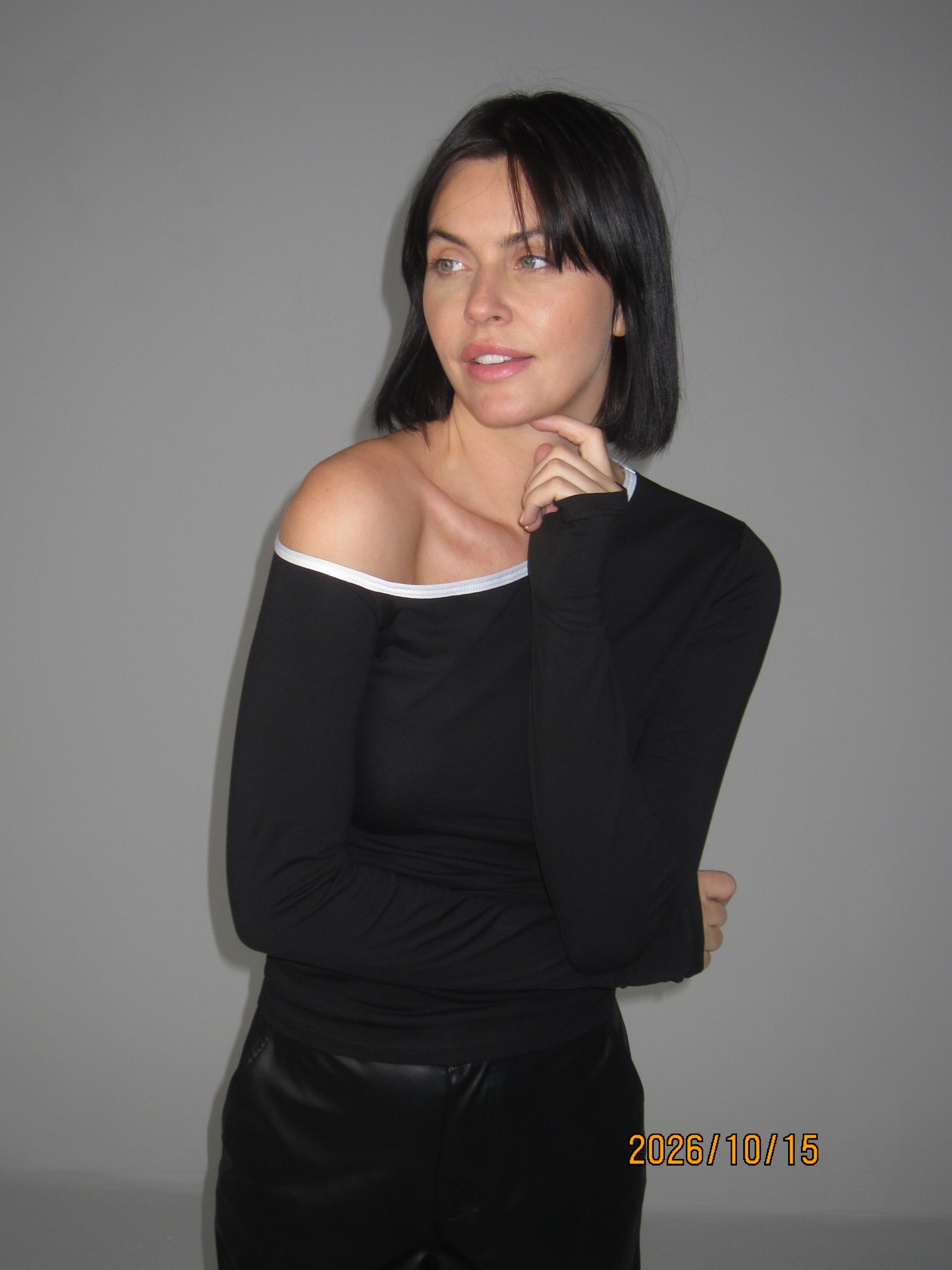 The Inverse One-Shoulder